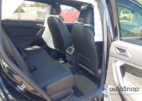 2019 Volkswagen Tiguan 2.0T Se/2.0T Sel/2.0T Sel R-Line/2.0T Sel R-Line Black z USA, uszkodzony, nr VIN 3VV2B7AX3KM026195